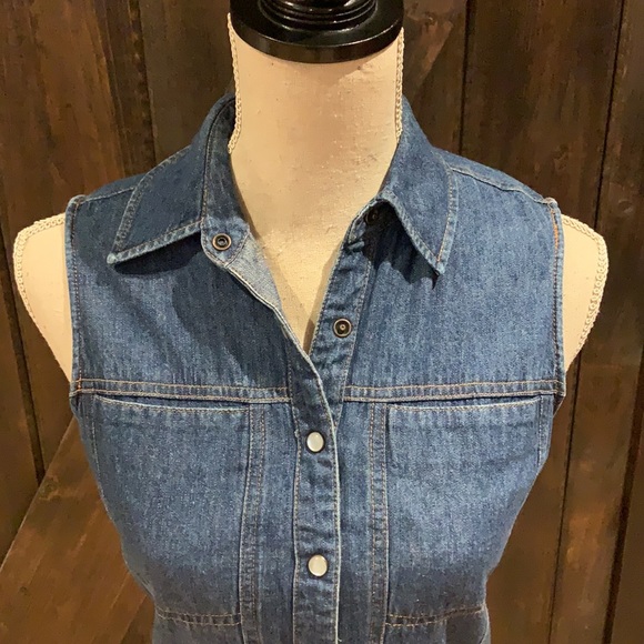 Outline petite denim snap button vest - Picture 2 of 12